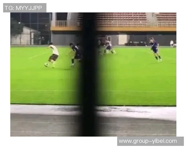 U16国足大胜8-0徐正鹏传中助攻张伯霖精彩头球破门 U16国足大胜8-0徐正鹏传中助攻张伯霖精彩头球破门