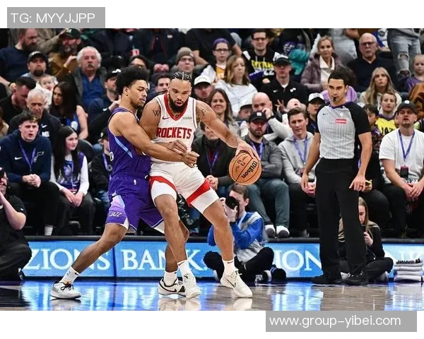 狄龙回归休斯敦表现抢眼24次出手收获23分4篮板4助攻但正负值却为负24